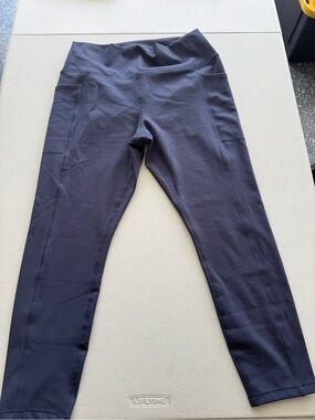 High-Rise Black Leggings with Side Pockets